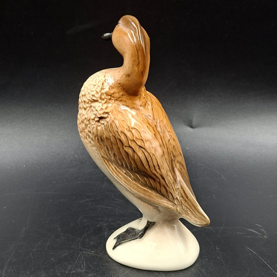 Статуэтка «Утка», фарфор, роспись, Астраханский фарфоровый завод «Сциталис», Российская Федерация, 1992-2015 гг.