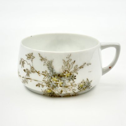 Чашка кофейная с нежным цветочным декором, фарфор, деколь, подрисовка, Фарфоровая фабрика Гарднера, Российская империя, 1870-1910 гг.