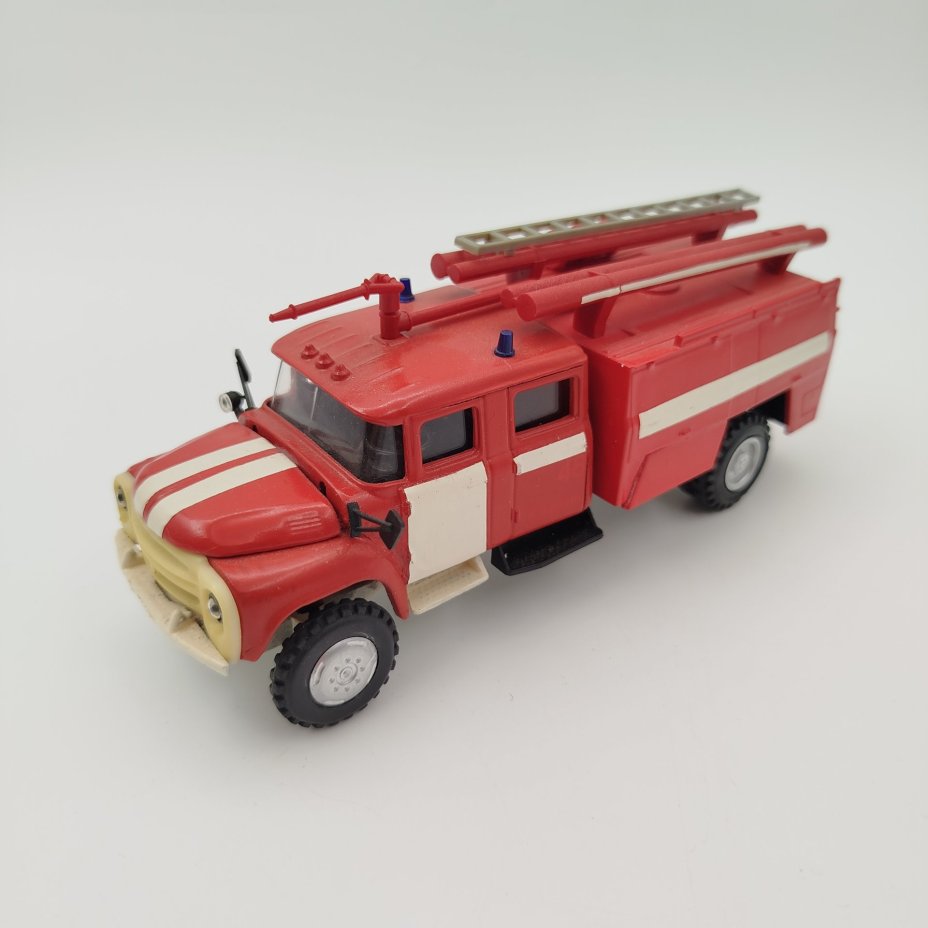 Модель автомобиля "Пожарная машина", композитный материал