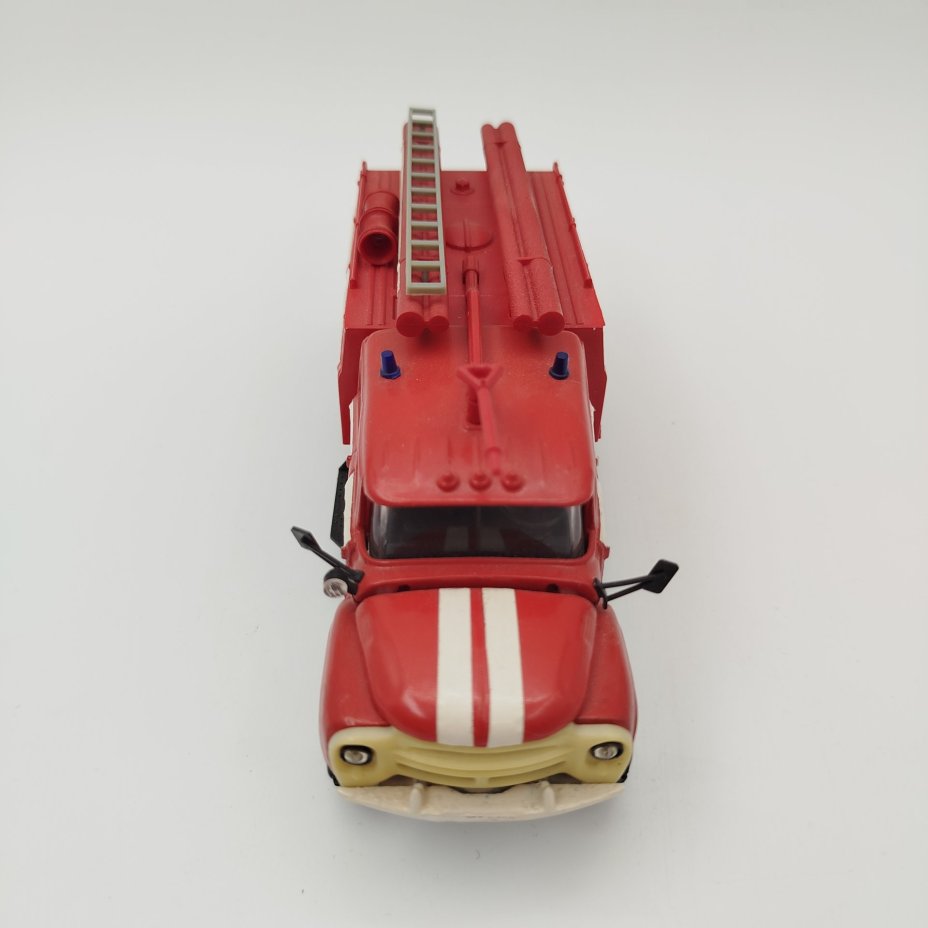 Модель автомобиля "Пожарная машина", композитный материал