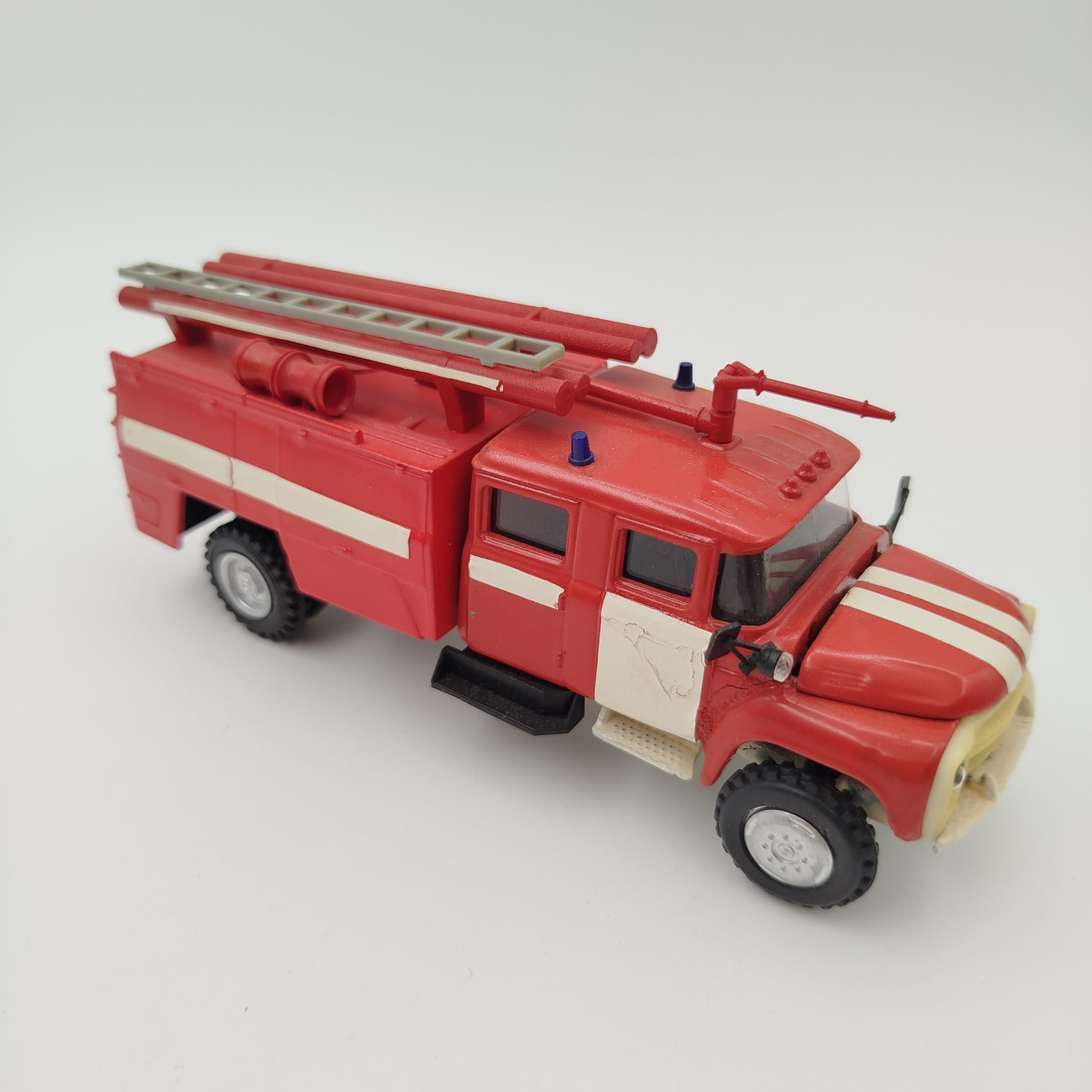 Модель автомобиля "Пожарная машина", композитный материал