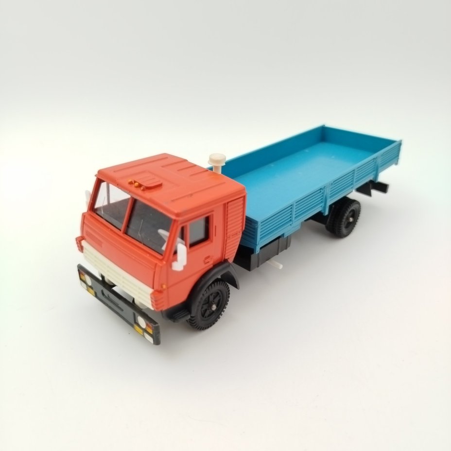 Модель автомобиля "Камаз-5320" (1:43), пластик, металл, СССР, 1970-1990 гг.