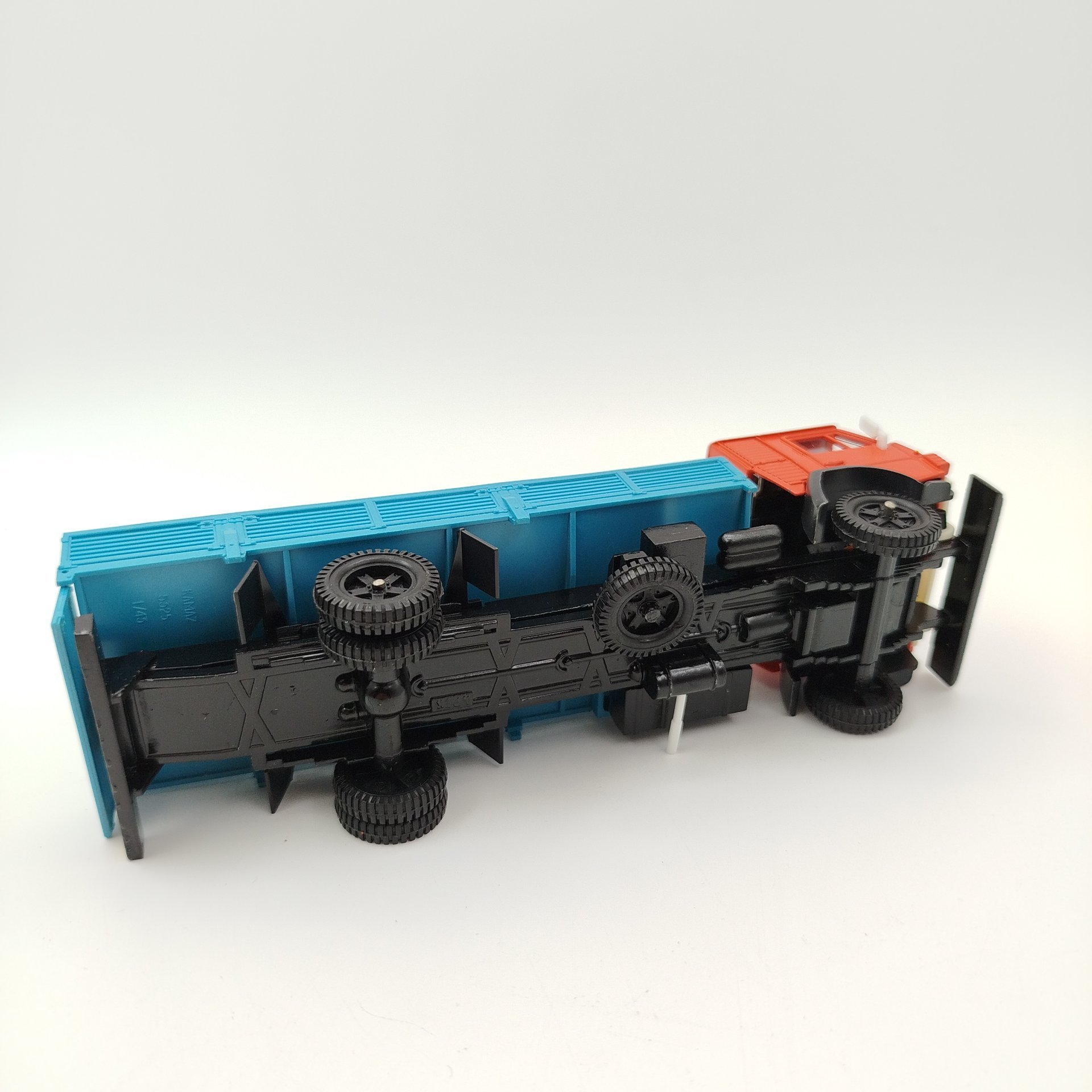 Модель автомобиля "Камаз-5320" (1:43), пластик, металл, СССР, 1970-1990 гг.