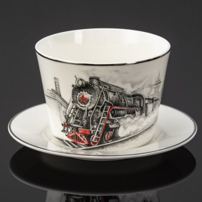 Чайная пара "Железная дорога", фарфор, роспись, серебрение, Российская Федерация, 2025 г.