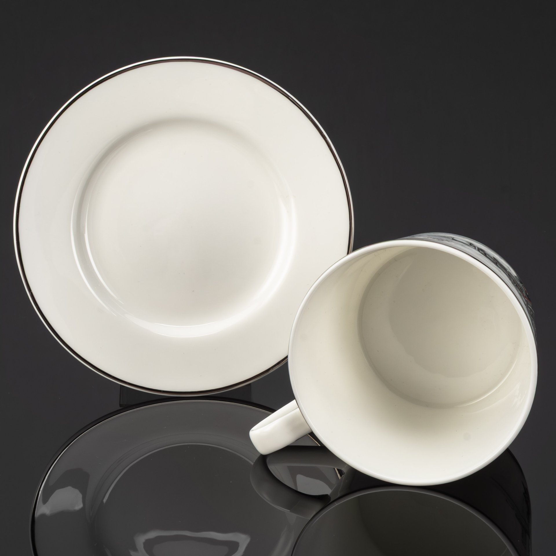 Чайная пара "Железная дорога", фарфор, роспись, серебрение, Российская Федерация, 2025 г.