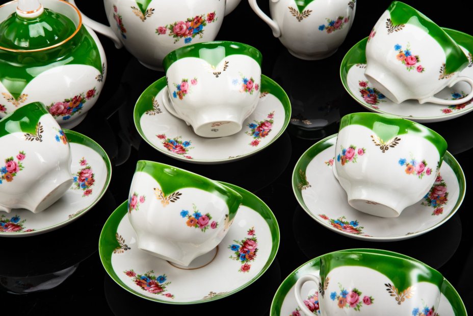 Сервиз чайный с цветочным декором на 6 персон (15 предметов), фарфор, деколь, крытье, золочение, Дулевский фарфоровый завод (Дулёво), Россия, 1999 г.