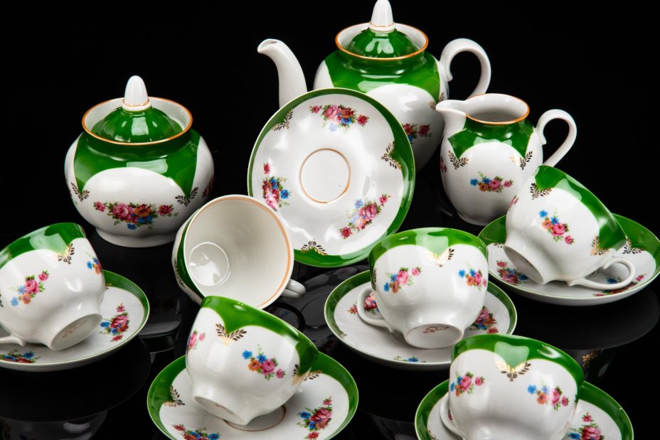 Сервиз чайный с цветочным декором на 6 персон (15 предметов), фарфор, деколь, крытье, золочение, Дулевский фарфоровый завод (Дулёво), Россия, 1999 г.