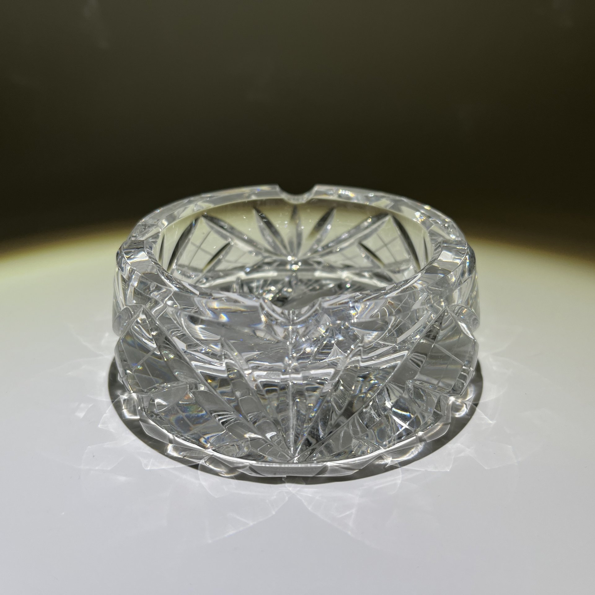 Пепельница с рельефным декором, хрусталь, СССР, 1980-1990 гг.