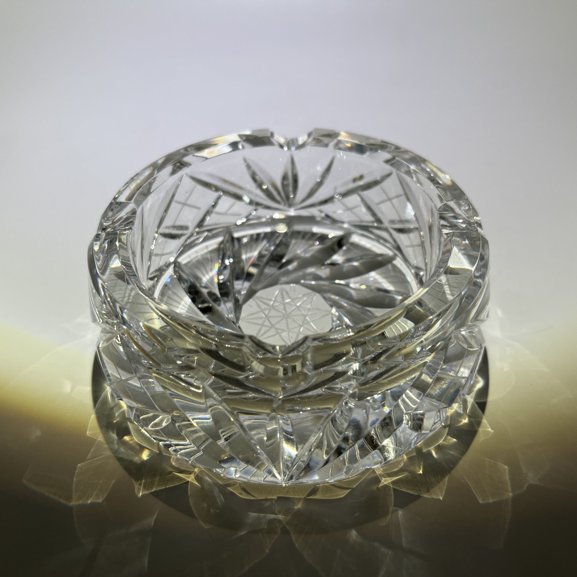 Пепельница с рельефным декором, хрусталь, СССР, 1980-1990 гг.