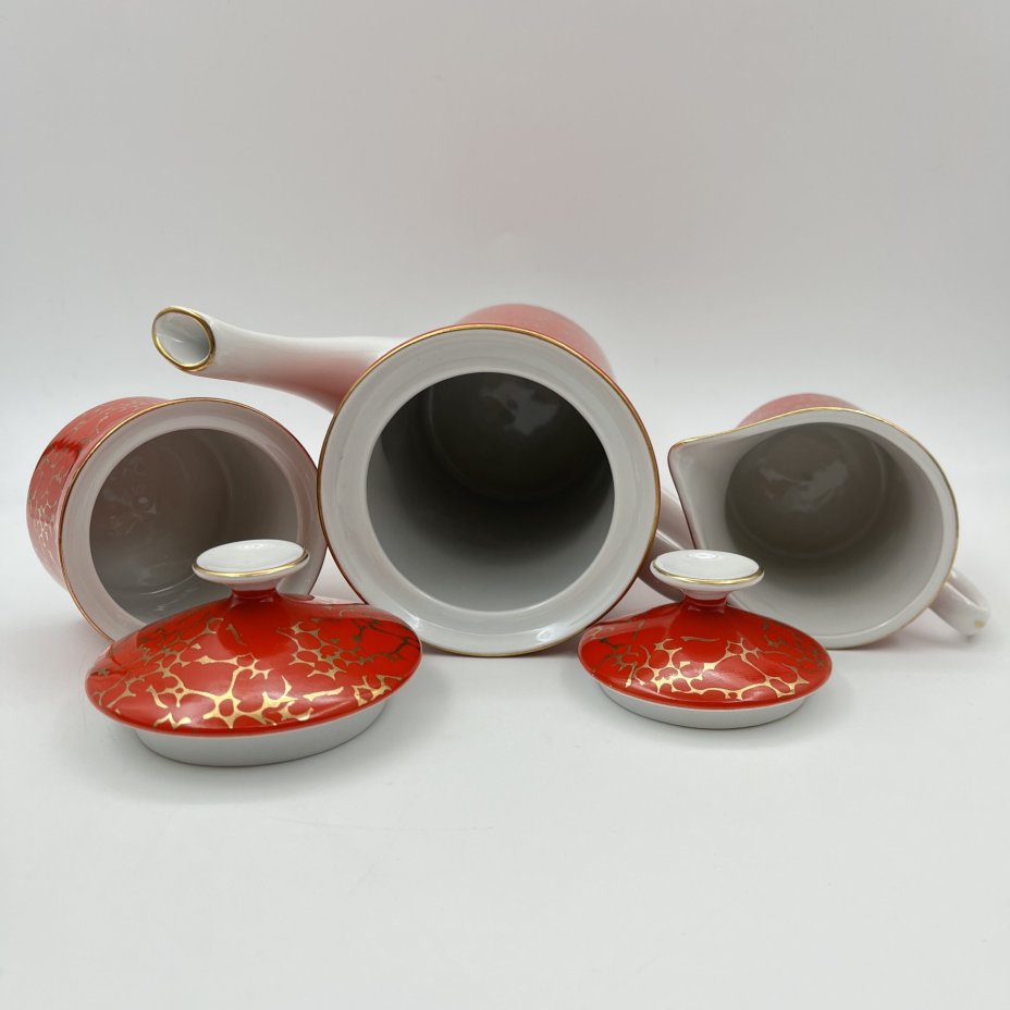 Сервиз кофейный на 6 персон (15 предметов) красного цвета