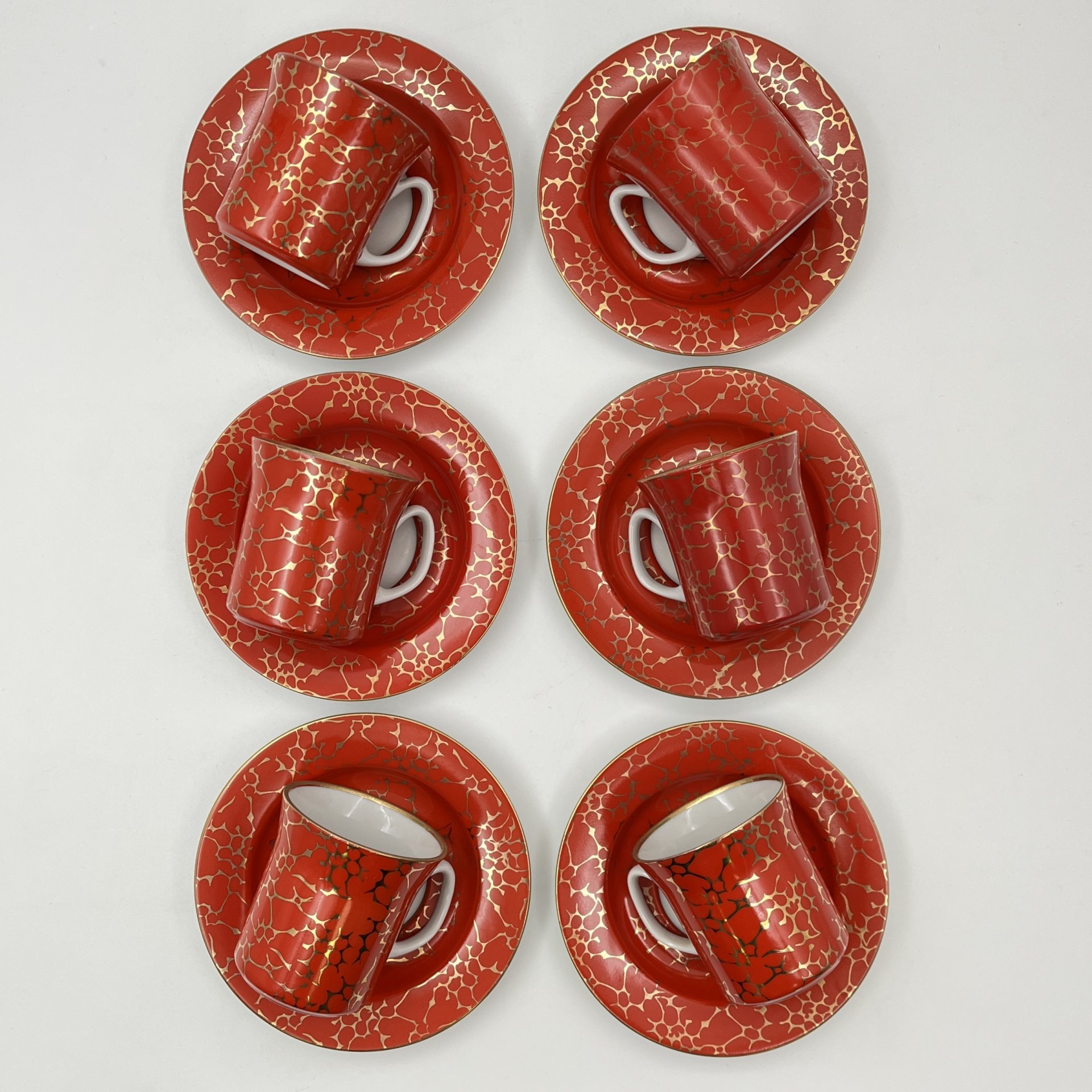 Сервиз кофейный на 6 персон (15 предметов) красного цвета