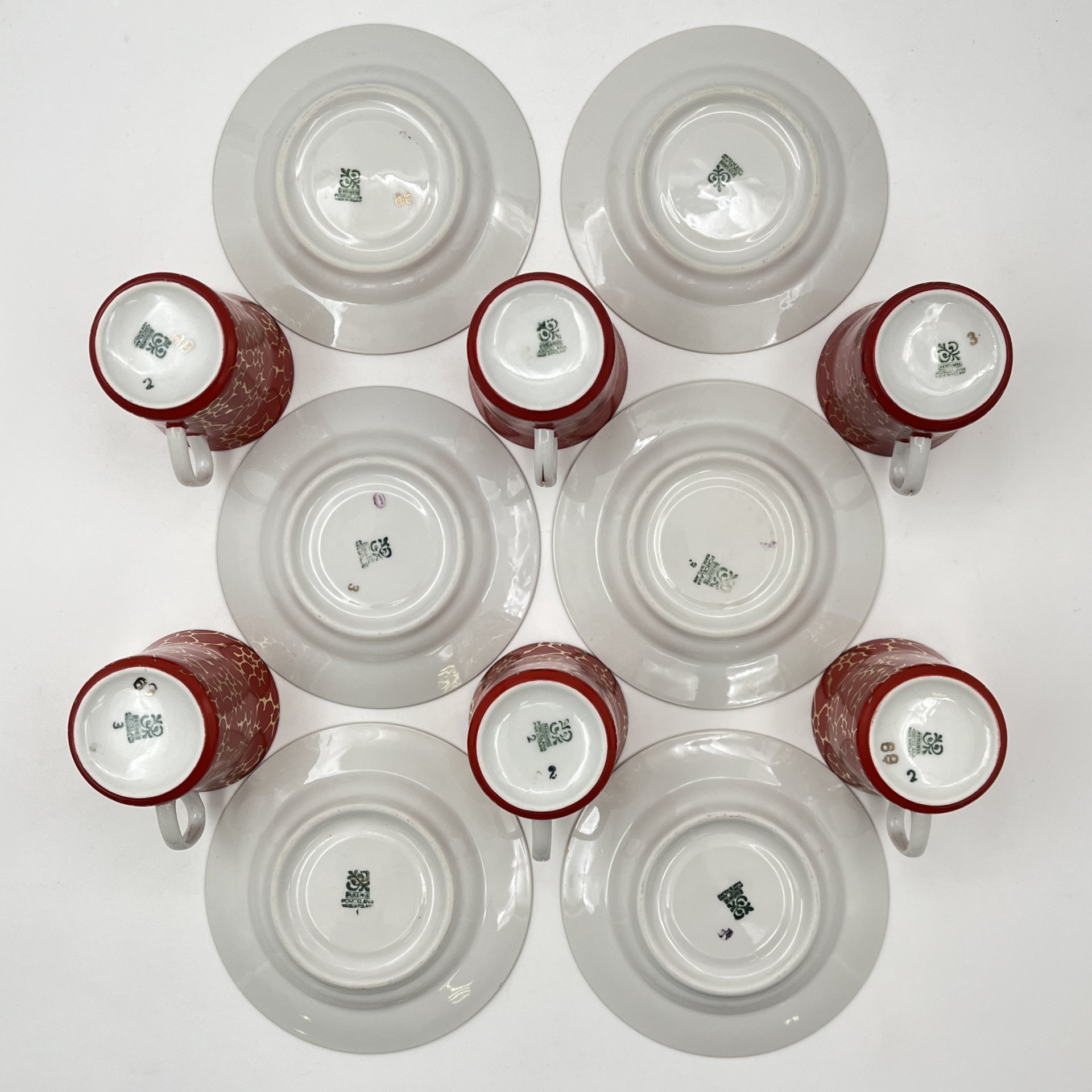 Сервиз кофейный на 6 персон (15 предметов) красного цвета