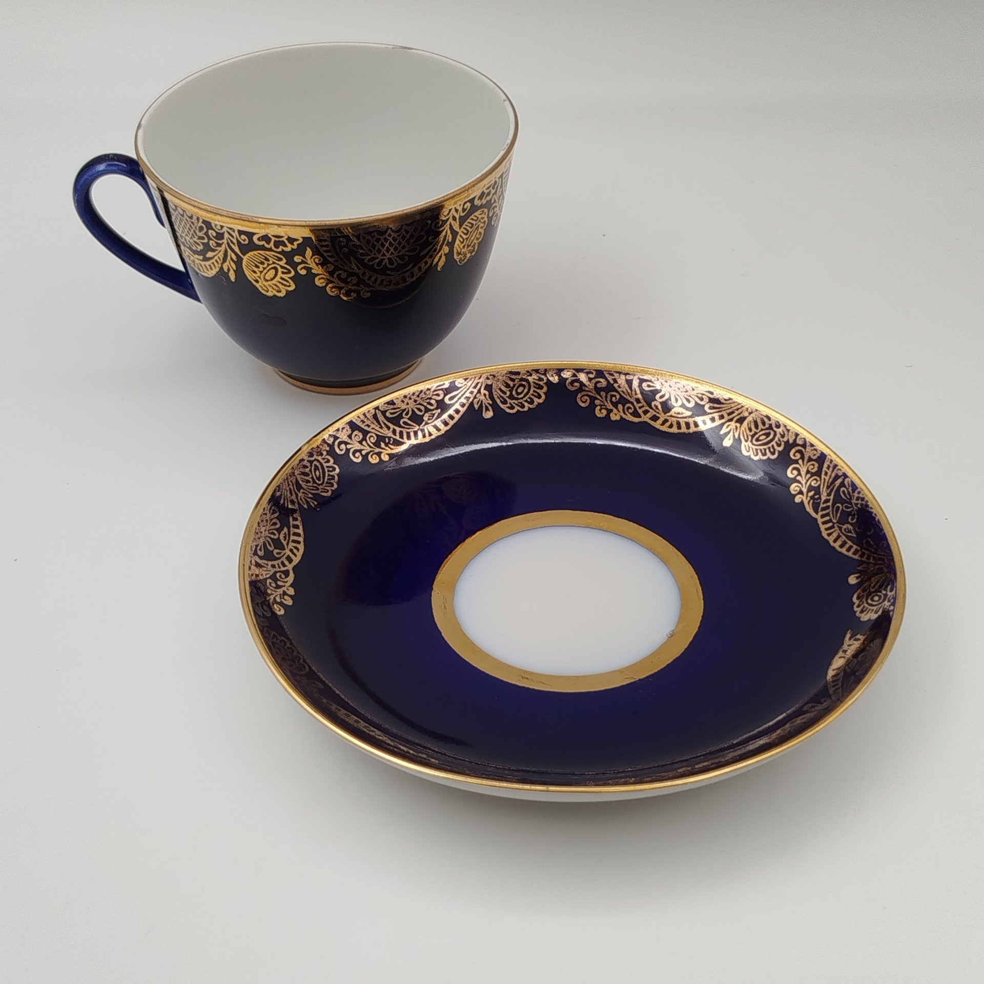 Пара чайная "Золотой фриз", фарфор, крытье кобальтом, Ленинградский фарфоровый завод (ЛФЗ), СССР, 1960-1970 гг.
