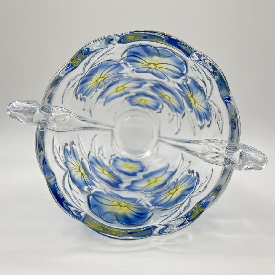 Ваза, украшенная изображением голубых цветов, "Walther-Glass"