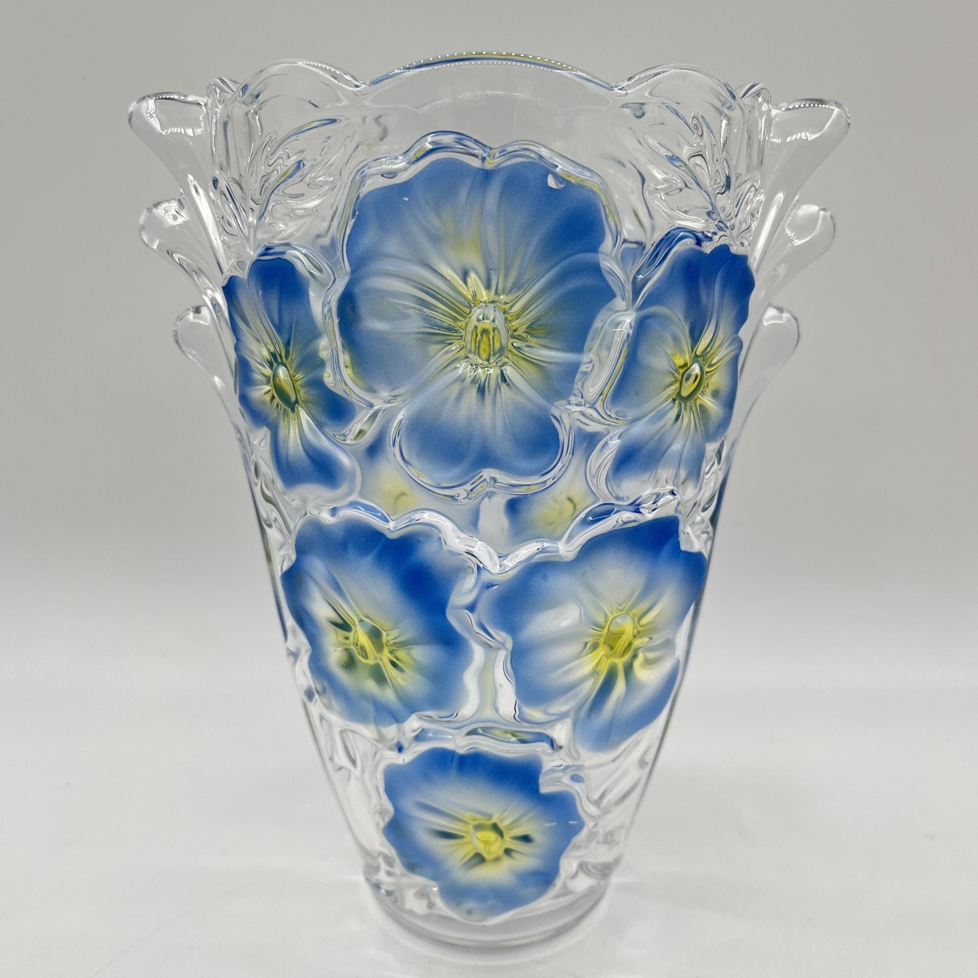 Ваза, украшенная изображением голубых цветов, "Walther-Glass"