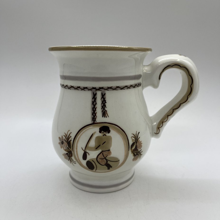 Кружка с рельефным декором, керамика, СССР, 1970-1990 гг.