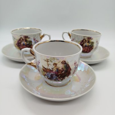 Набор из трех чайных пар с изображением галантных сцен