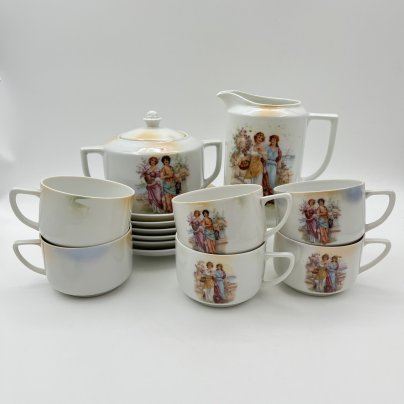 Сервиз чайно-кофейный с изображением девушек в саду на 6 персон (14 предметов), фарфор, деколь, Victoria, Чехословакия, 1918-1939 гг.