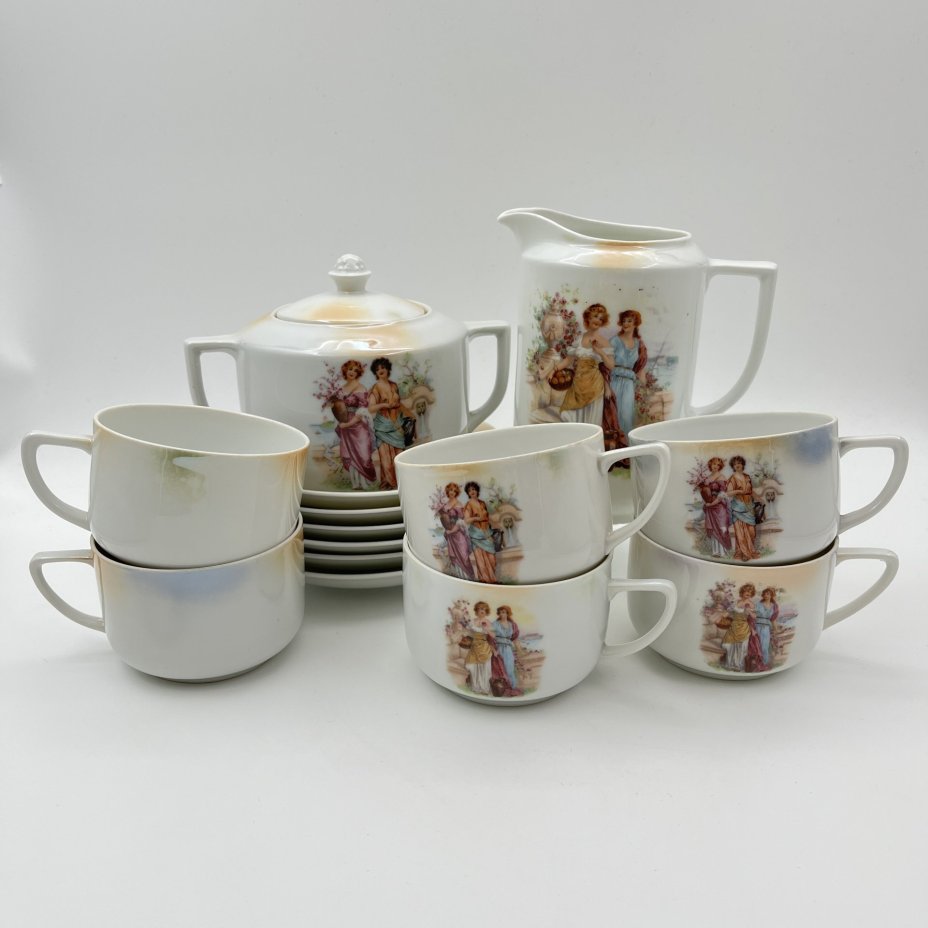 Сервиз чайно-кофейный с изображением девушек в саду на 6 персон (14 предметов), фарфор, деколь, Victoria, Чехословакия, 1918-1939 гг.