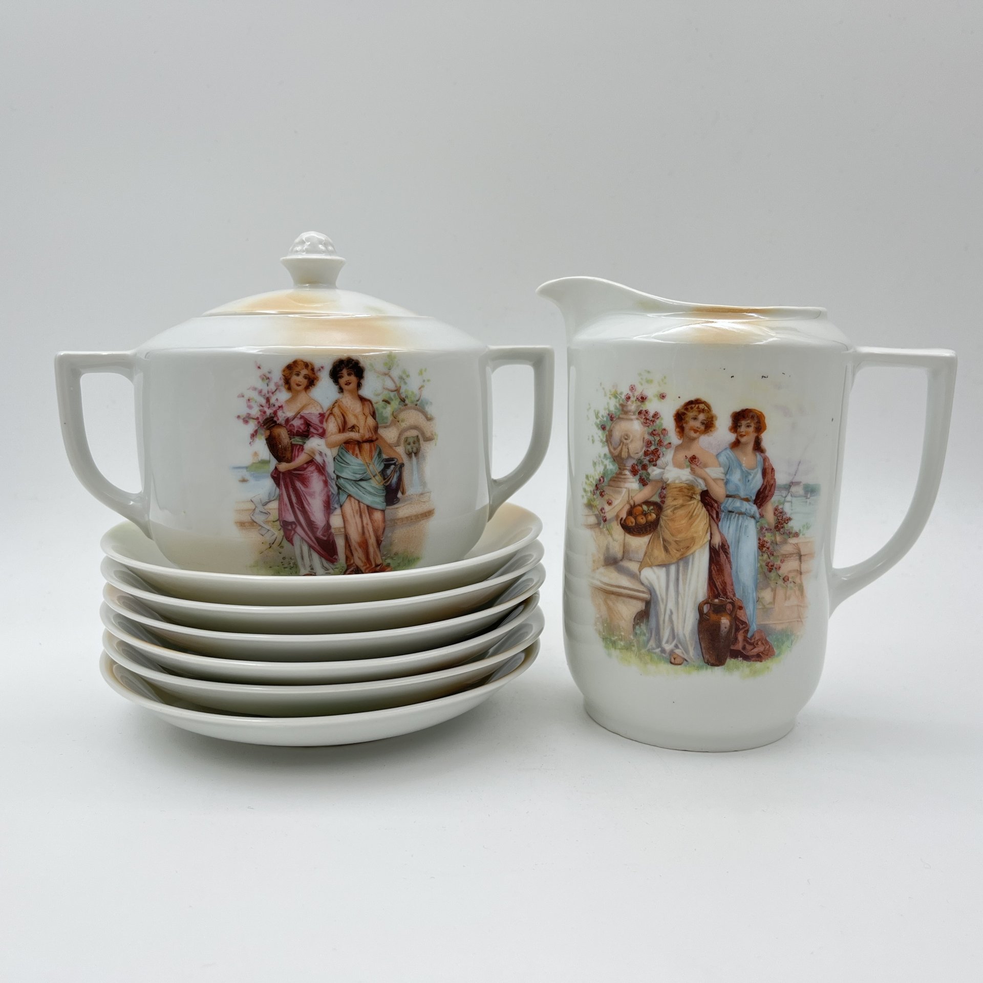 Сервиз чайно-кофейный с изображением девушек в саду на 6 персон (14 предметов), фарфор, деколь, Victoria, Чехословакия, 1918-1939 гг.