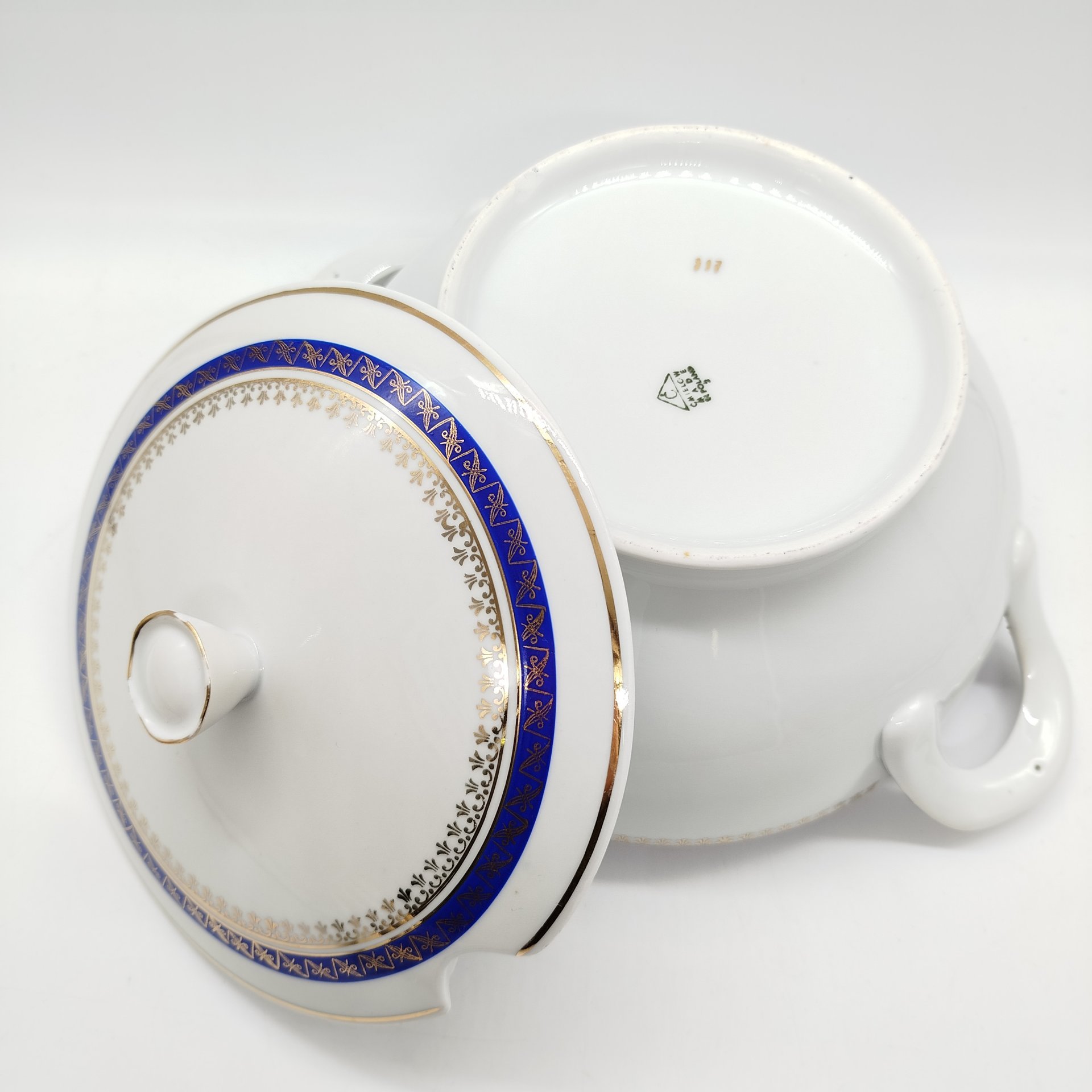 Набор из супницы и суповых (глубоких) тарелок с орнаментальным декором на 4 персоны, Cmielow