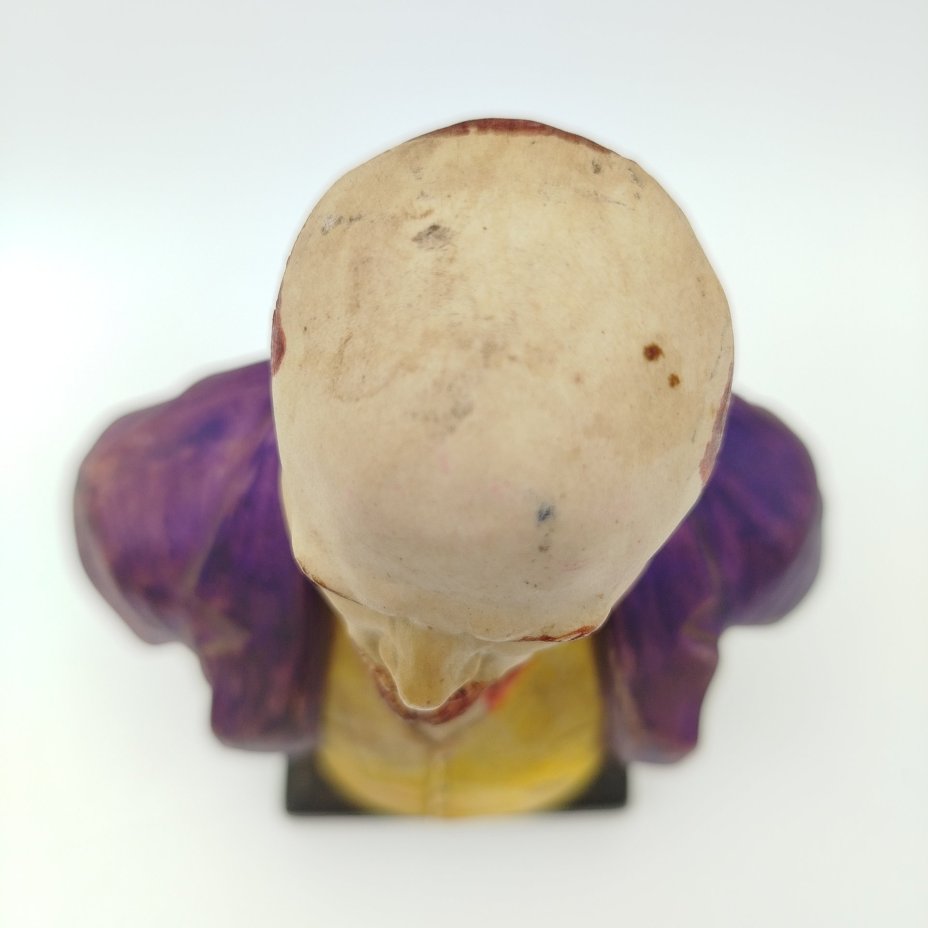 Статуэтка "Бюст В.И. Ленина", автор формы Ингал Боголюбов, бисквит, владельческая роспись позднего периода, Ленинградский фарфоровый завод (ЛФЗ), СССР, 1950-1970 гг.