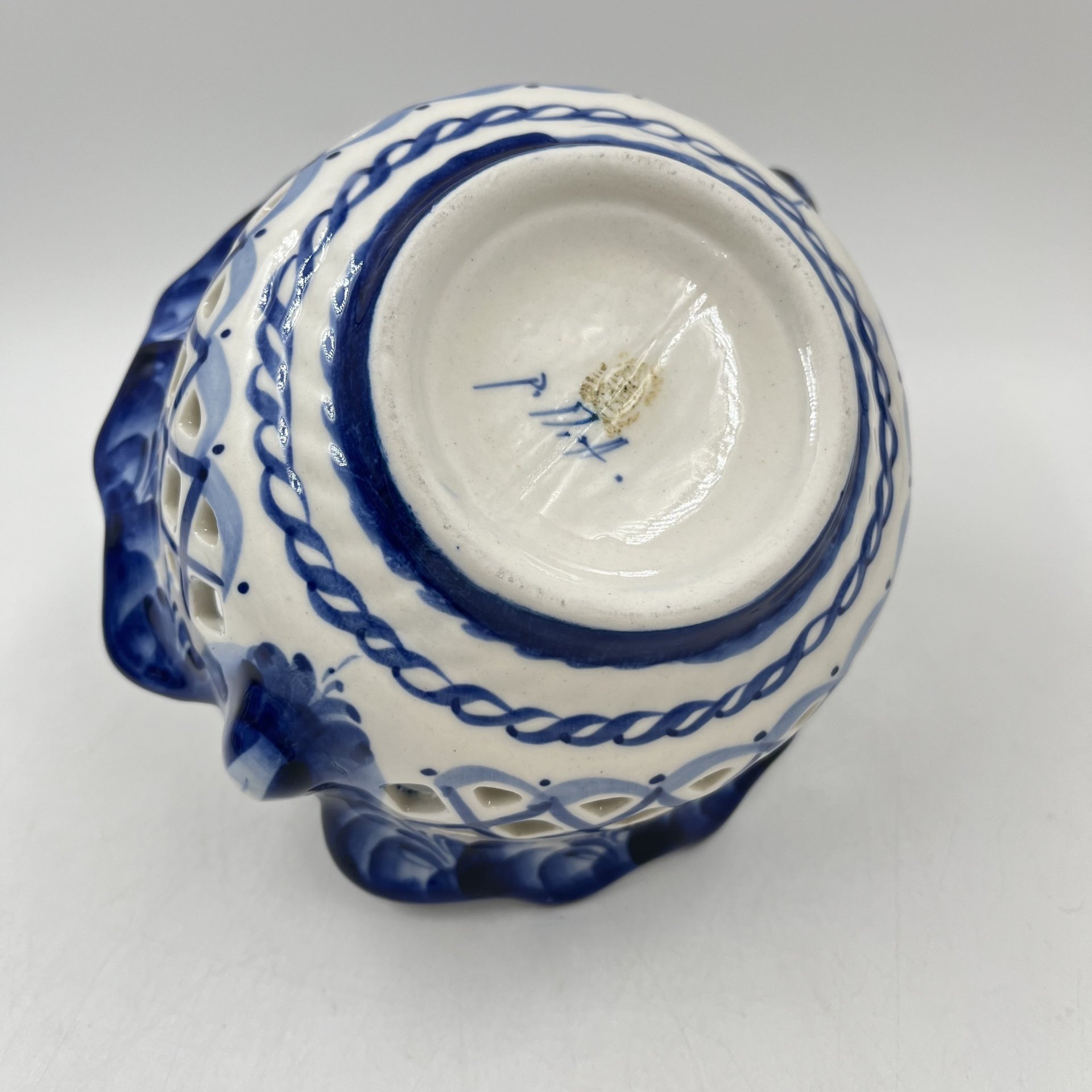 Конфетница "Корзинка", Гжель, фарфор, роспись, Россия, 2000 г.