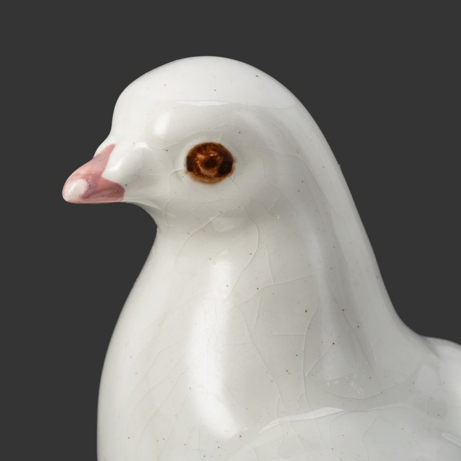 Статуэтка "Голубь", автор Вера Григорьевна Филянская (1900-1982 гг.), фаянс, роспись, Конаковский фаянсовый завод им. М.И. Калинина (ЗиК Конаково), СССР, 1962-1970 гг.