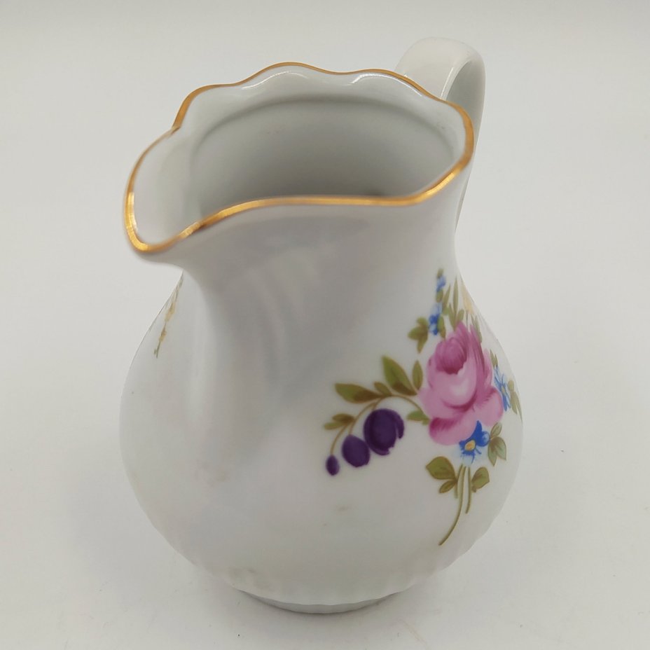 Молочник с цветочным декором, фарфор, деколь, золочение, Graf Von Henneberg Porzellan, 1777 Jlmenau, ГДР, 1970-1980 гг., Graf Von Henneberg Porzellan