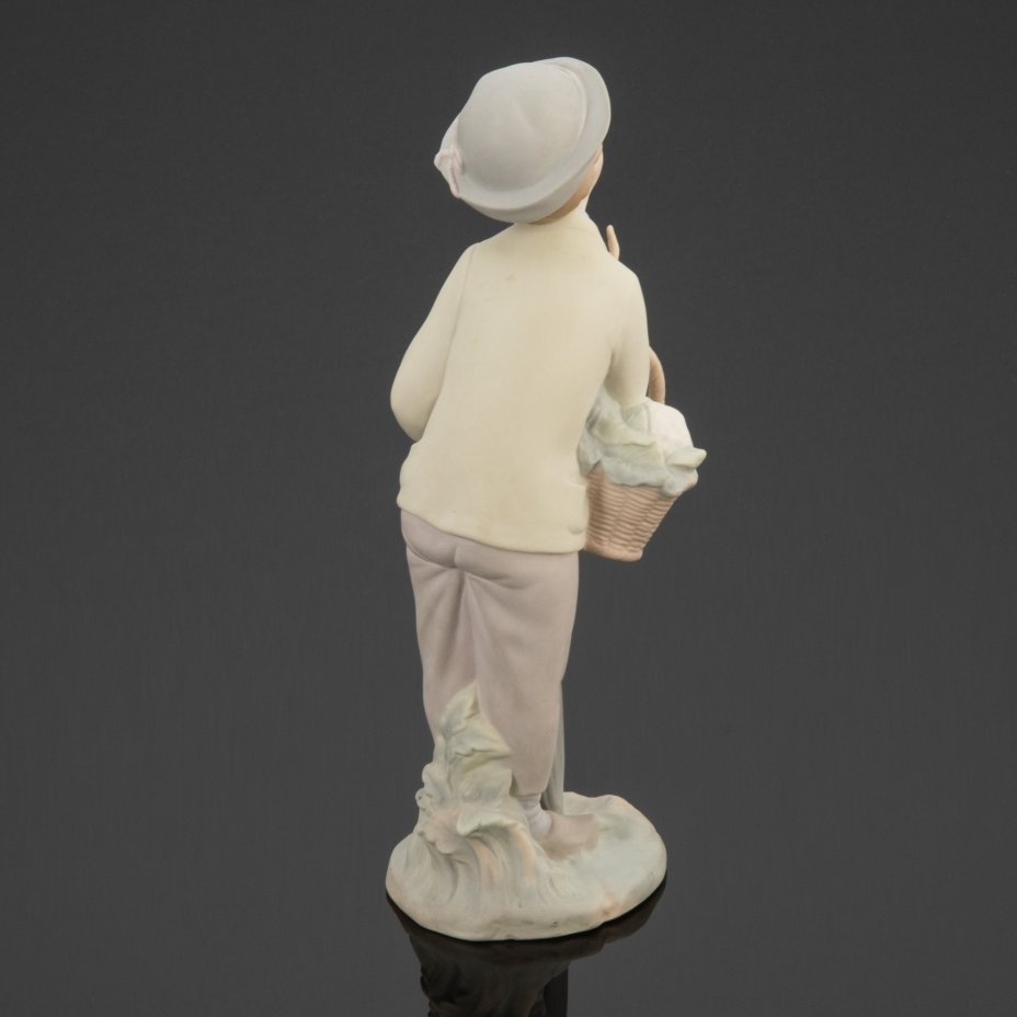 Статуэтка "Малыш с корзиной и зонтиком" (Юный садовник), Lladro