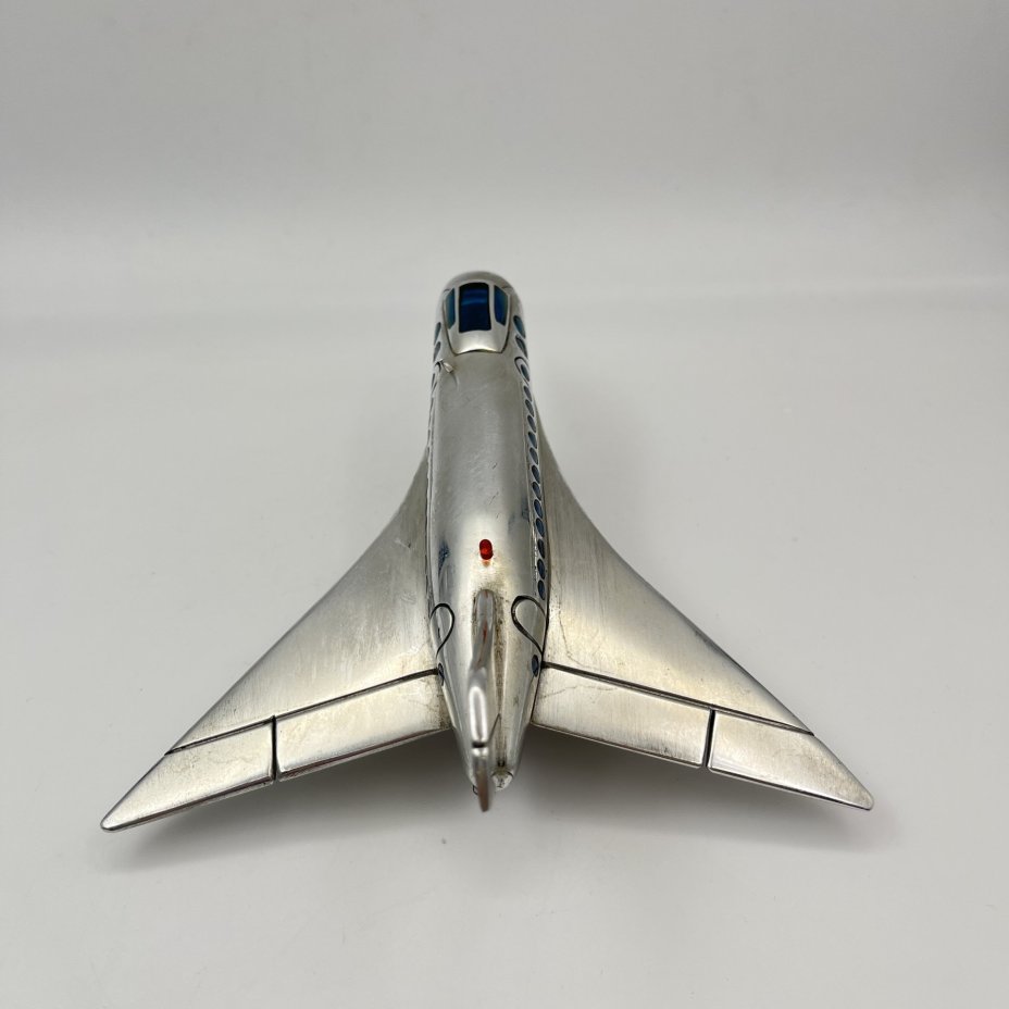 Модель самолёта Ту-144