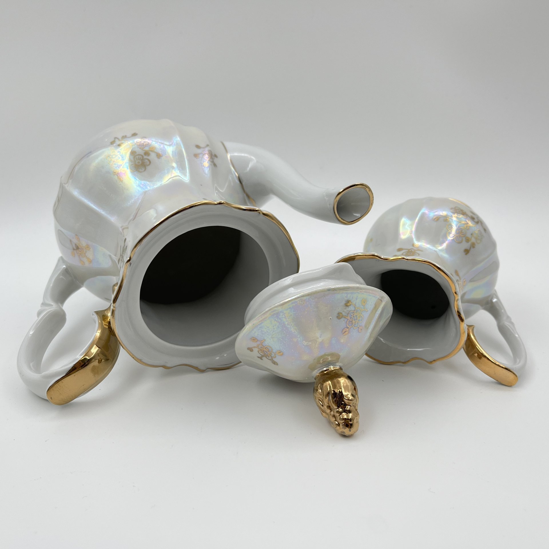 Сервировочный набор на одну персону (5 предметов), украшенный цветочным декором, фарфор, люстр, золочение, Kahla, ГДР, 1968-1987 гг.