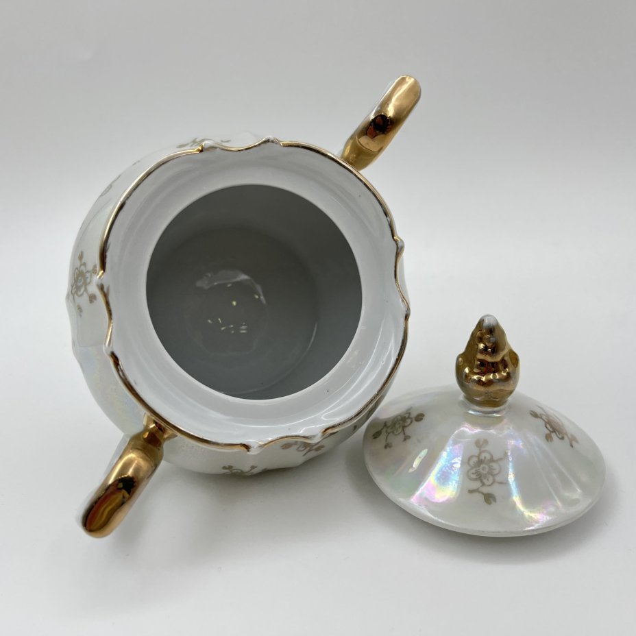 Сервировочный набор на одну персону (5 предметов), украшенный цветочным декором, фарфор, люстр, золочение, Kahla, ГДР, 1968-1987 гг.