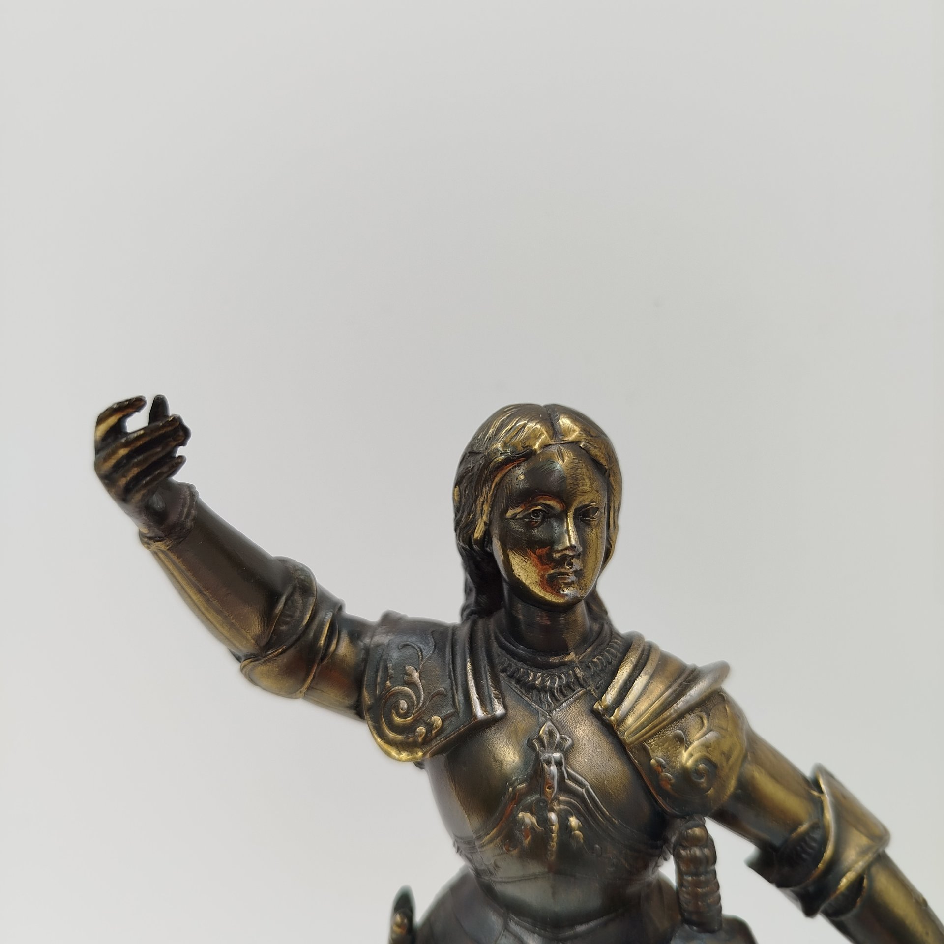 Статуэтка "Жанна д’Арк", металл, литье, формовка, Франция, 2010-2015 гг.