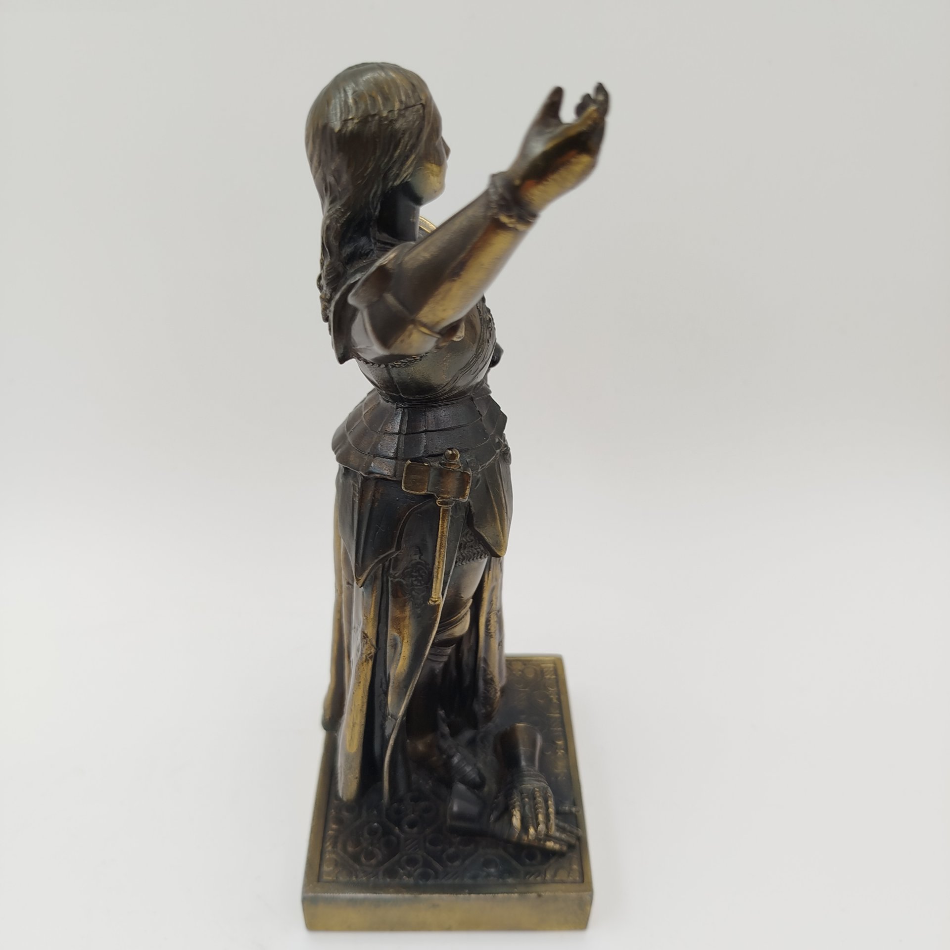Статуэтка "Жанна д’Арк", металл, литье, формовка, Франция, 2010-2015 гг.