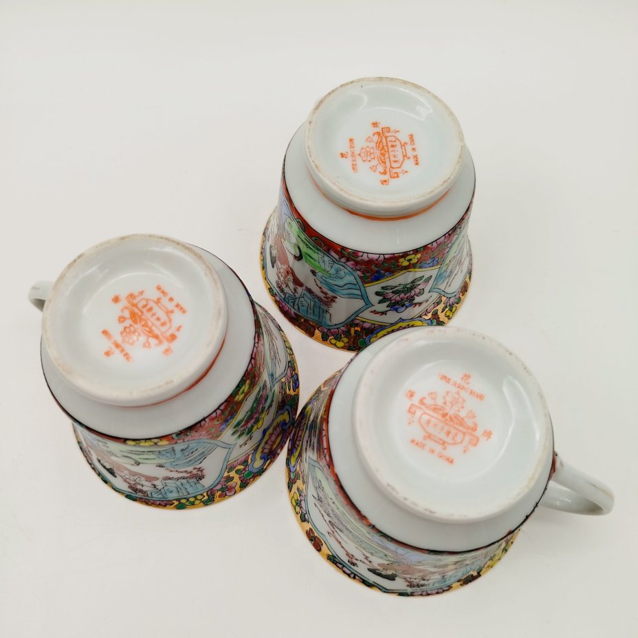 Кофейный сервиз в стиле шинуазри "Китайская красавица в саду" на 3 персоны (13 предметов), фарфор, деколь, роспись эмалевыми красками, золочение, Китай, 1960-1980 гг.