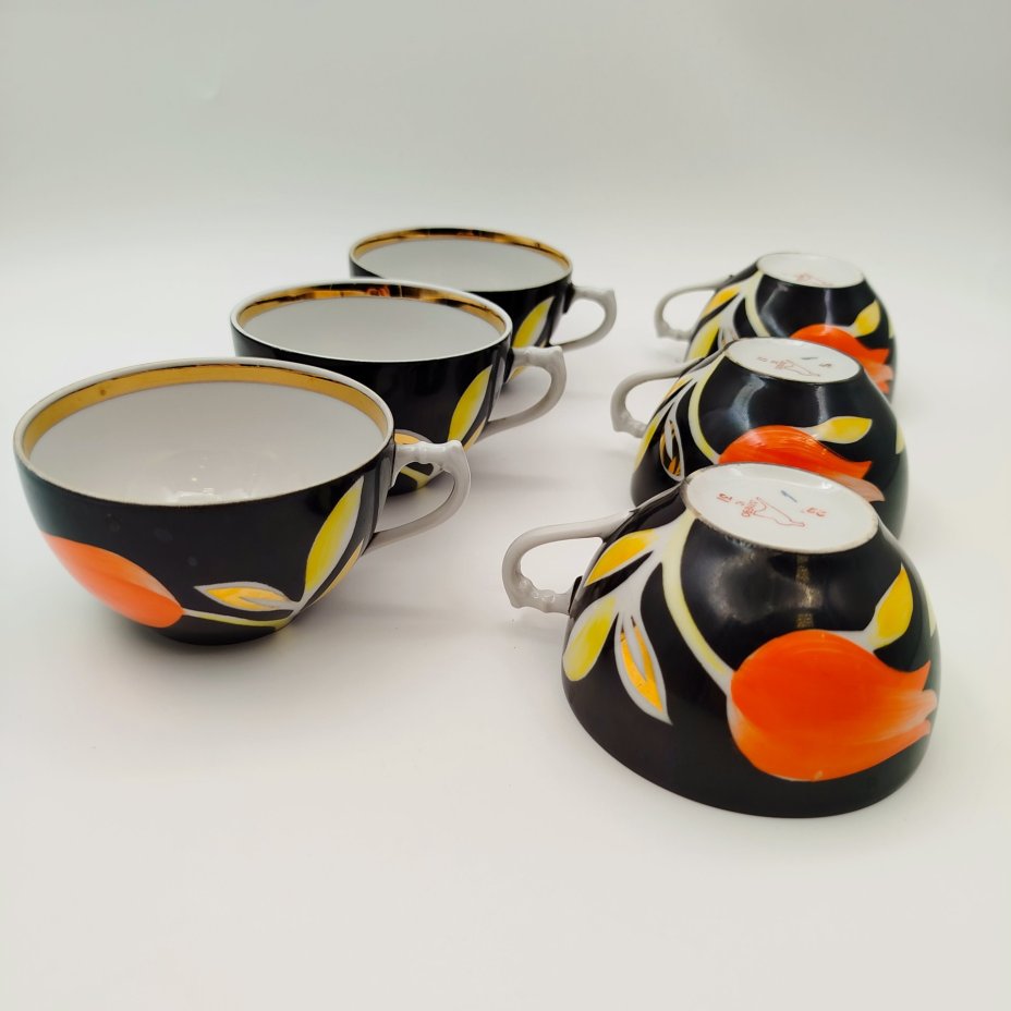 Сервиз чайный на 6 персон "Тюльпан", фарфор, крытье, роспись, Дулевский фарфоровый завод (Дулёво), СССР, 1968-1991 гг.