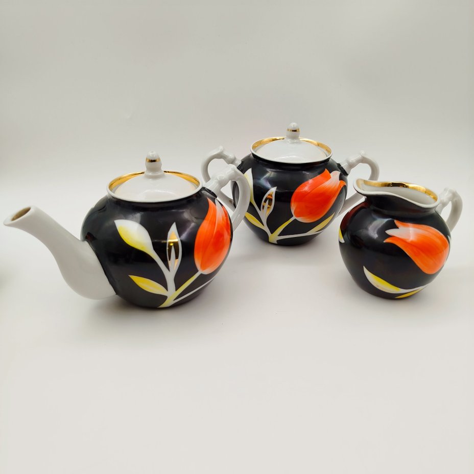 Сервиз чайный на 6 персон "Тюльпан", фарфор, крытье, роспись, Дулевский фарфоровый завод (Дулёво), СССР, 1968-1991 гг.