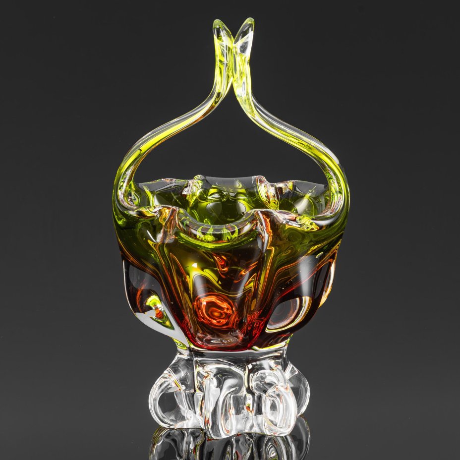 Конфетница в форме корзины с градиентом от коричневого к зеленому, стекло, гутная техника, Egermann, Чехословакия, 1970-1990 гг.