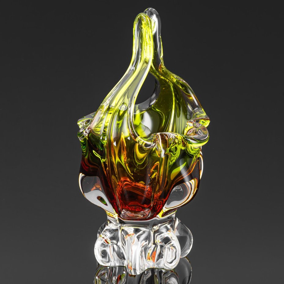 Конфетница в форме корзины с градиентом от коричневого к зеленому, стекло, гутная техника, Egermann, Чехословакия, 1970-1990 гг.