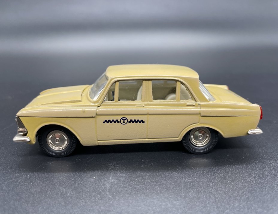 Модель автомобиля "Москвич 408"