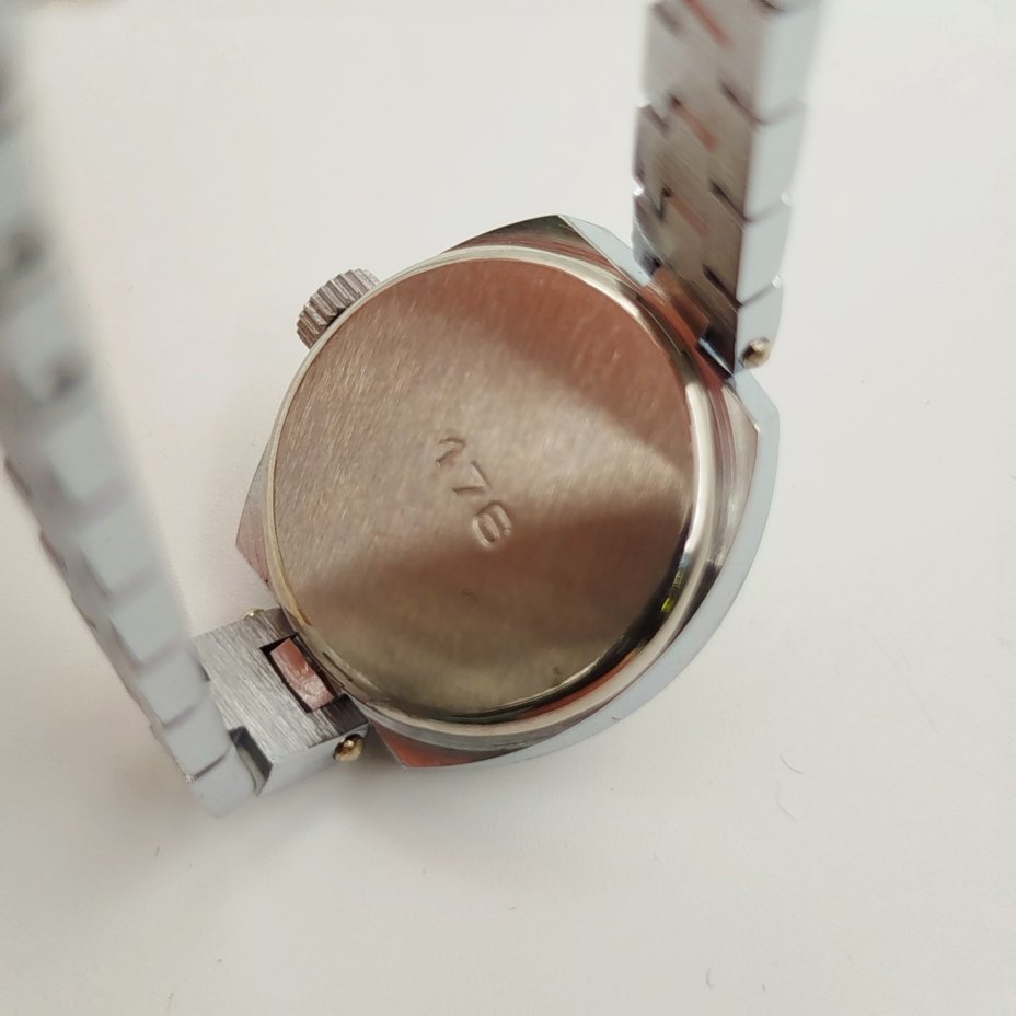 Часы наручные "Заря" в оригинальной упаковке с документами, металл, стекло, картон, Пензенский часовой завод, СССР, 1991 г.