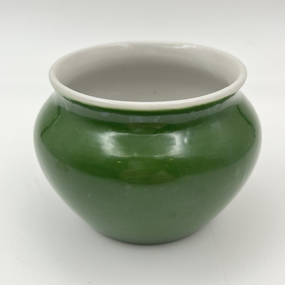Горшочек зеленого цвета (для сметаны или соли), фарфор, крытье, Дмитровский фарфоровый завод (ДФЗ Вербилки), СССР, 1954-1965 гг.