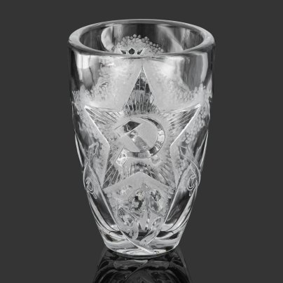 [редкость] Ваза "Серп и молот" с гербом Чехословакии на обороте, авторская подпись "Švarc. 54" (Josef Svarc), хрусталь, травление, Чехословакия, 1954 г.