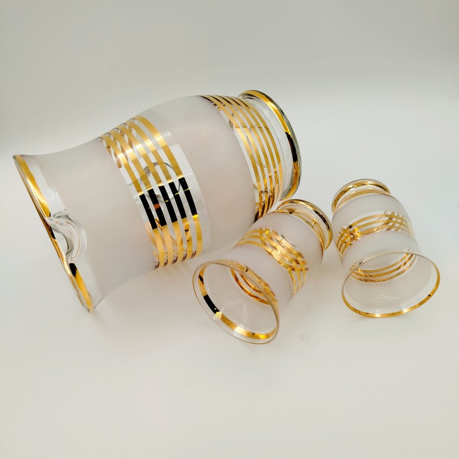 Набор для холодных напитков на 2 персоны (2 стакана и кувшин на подносе), стекло, золочение, СССР, 1970-1990 гг.