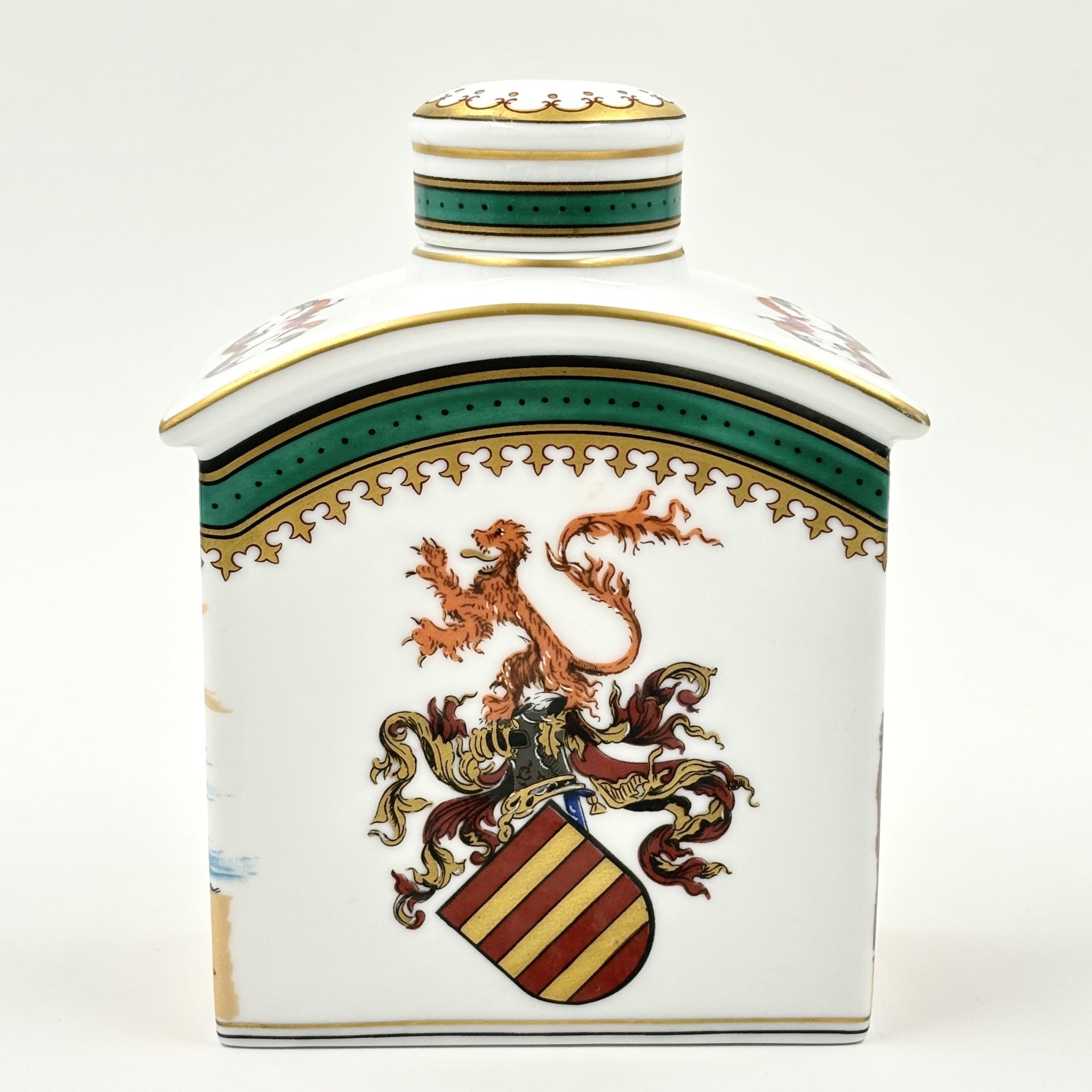 Чайница, с изображением сцены Индийской компании, Neoclassica Manufactura, фарфор, деколь, золочение