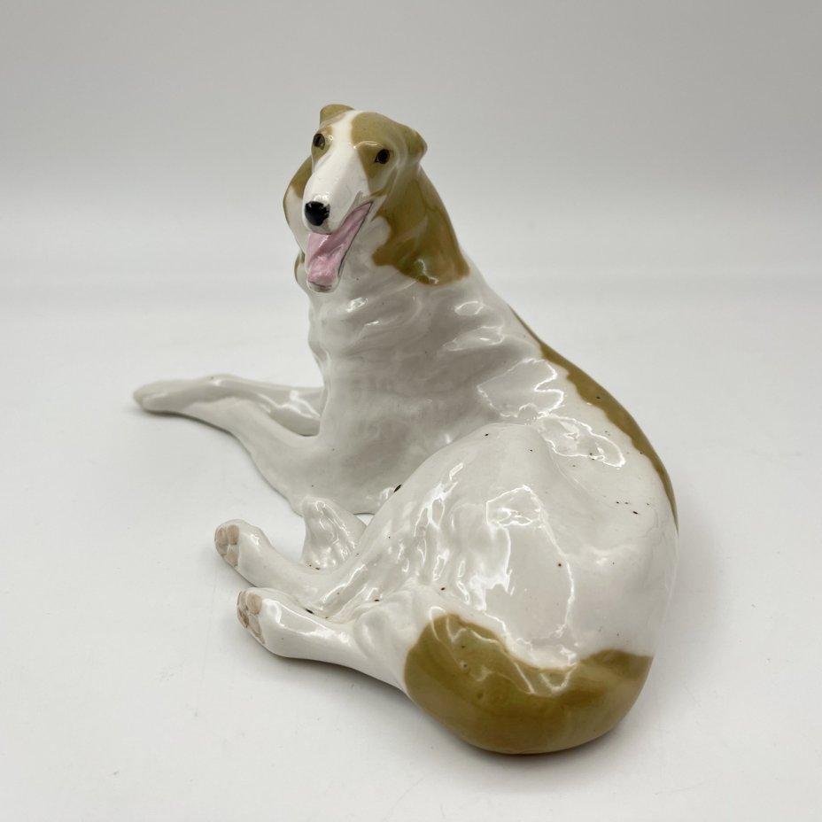 Статуэтка "Борзая", скульптор Б.Я. Воробьев, фарфор, роспись, Ленинградский фарфоровый завод (ЛФЗ), СССР, 1950-1960 гг.