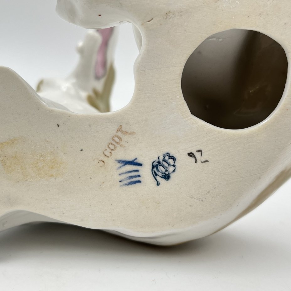 Статуэтка "Борзая", скульптор Б.Я. Воробьев, фарфор, роспись, Ленинградский фарфоровый завод (ЛФЗ), СССР, 1950-1960 гг.