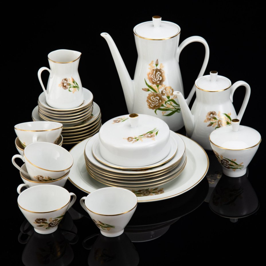 Сервиз чайно-кофейный "Золотая гвоздика" на 6 персон (30 предметов), фарфор, деколь, золочение, Freiberger Porzellan, ГДР, 1960-1990 гг.