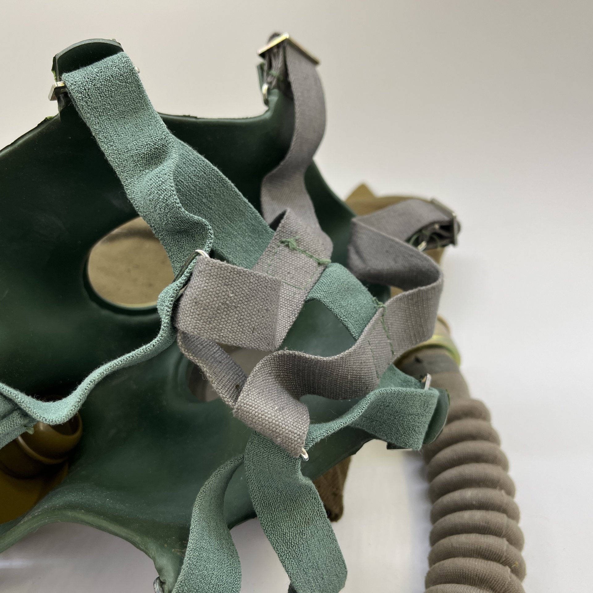 Противогаз  с фильтром ГП-4У